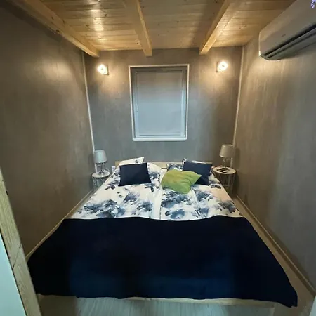 Wild Garden1 Apartman