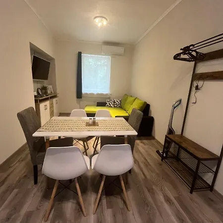 Appartement Wild Garden1 Pusztakovacsi