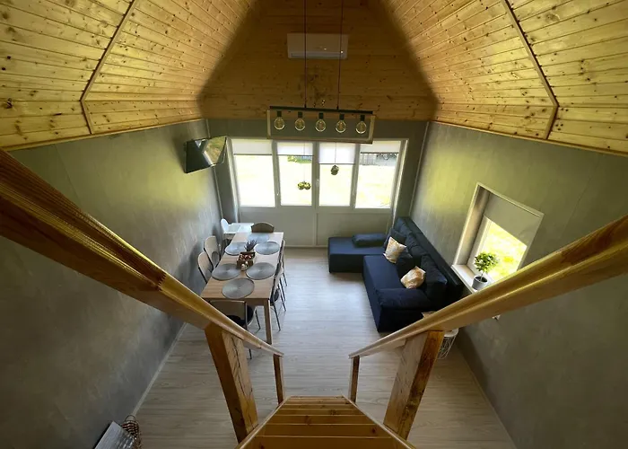 Daire Wild Garden1 *